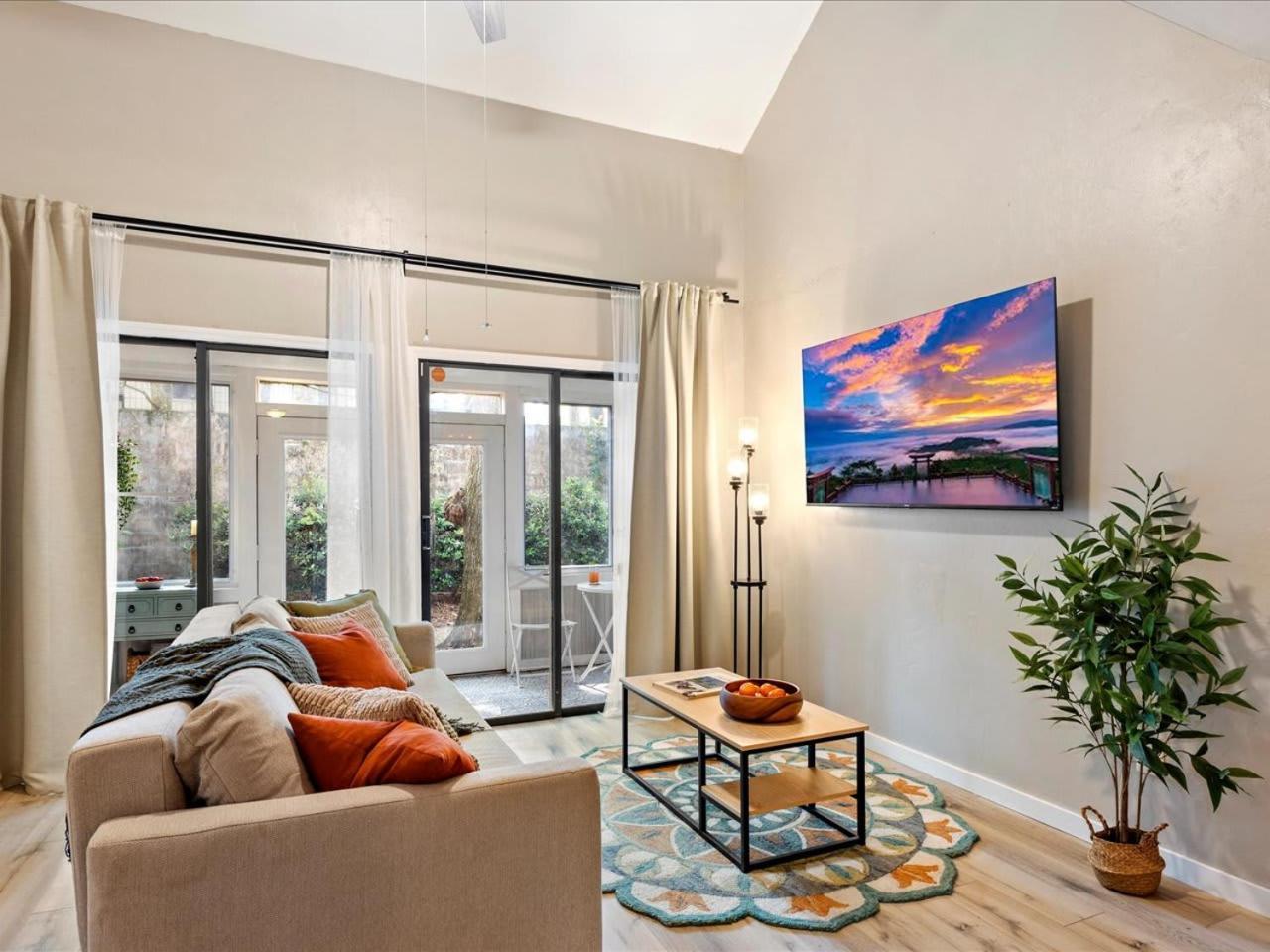 Artist'S Tower Townhome Just Renovated W Loft Gainesville Ngoại thất bức ảnh