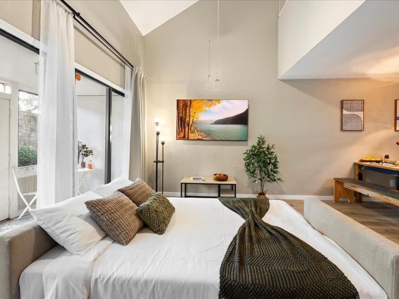 Artist'S Tower Townhome Just Renovated W Loft Gainesville Ngoại thất bức ảnh