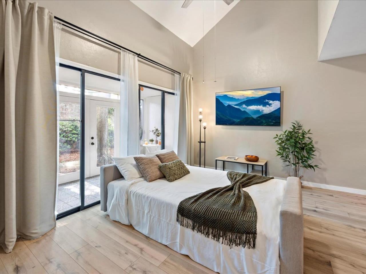 Artist'S Tower Townhome Just Renovated W Loft Gainesville Ngoại thất bức ảnh
